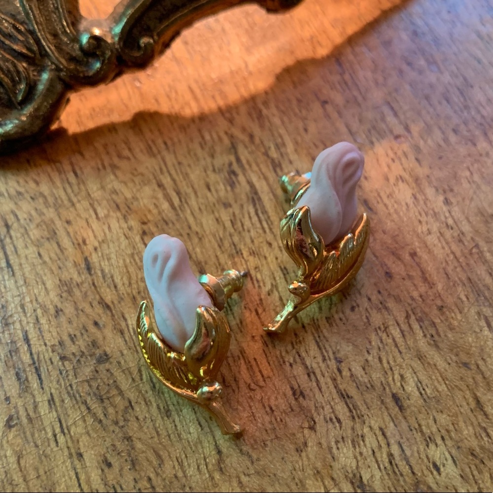 Vintage petite rose earrings!